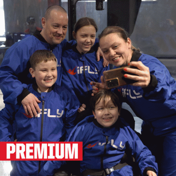 25 02 Ifly UK THUMBNAIL GROUPS PRMIUM